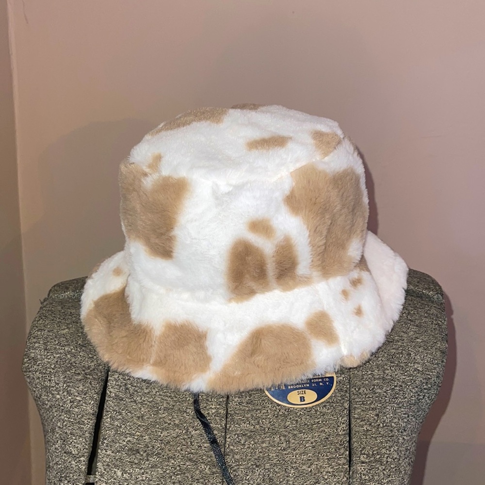 Adjustable cow pattern hat Faux fur
